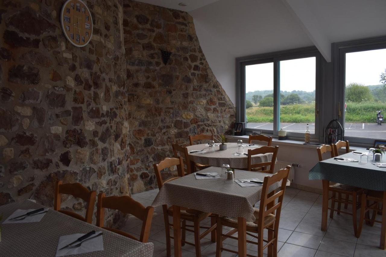 Auberge De La Vallee De La Douve L'Etang-Bertrand エクステリア 写真